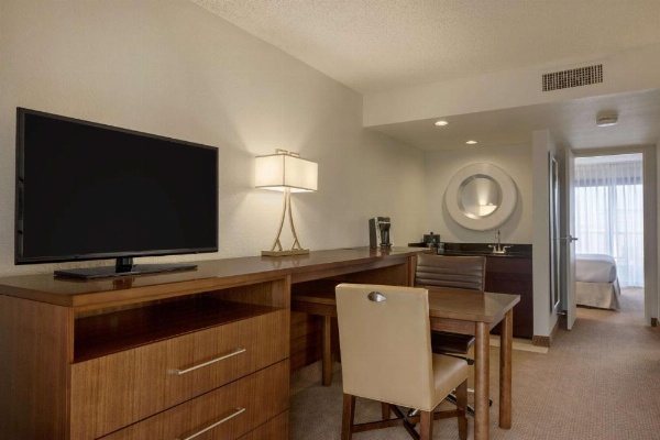 Embassy Suites By Hilton Hotel Baton Rouge image 21