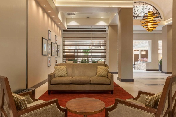 Embassy Suites By Hilton Hotel Baton Rouge image 5
