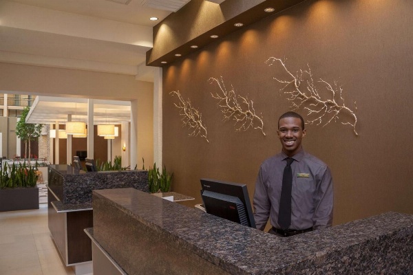 Embassy Suites By Hilton Hotel Baton Rouge image 7